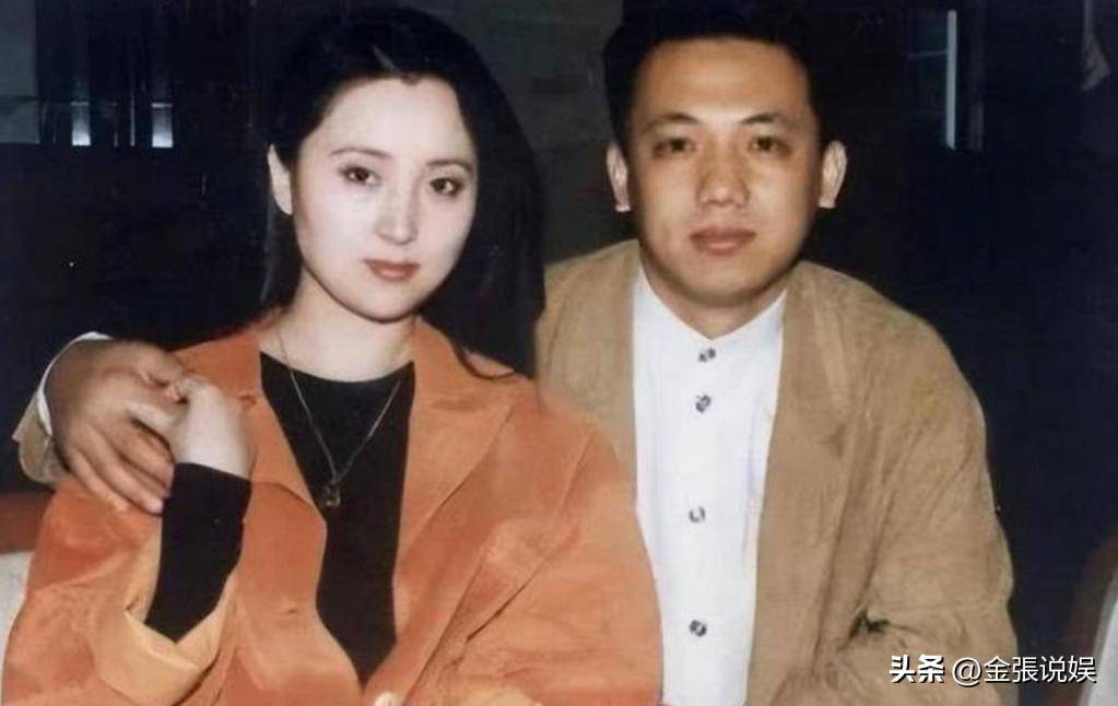 18年两任丈夫都再婚娶妻生子家庭幸福美满冰球突破豪华版app人走茶凉！陈晓旭去世(图11)