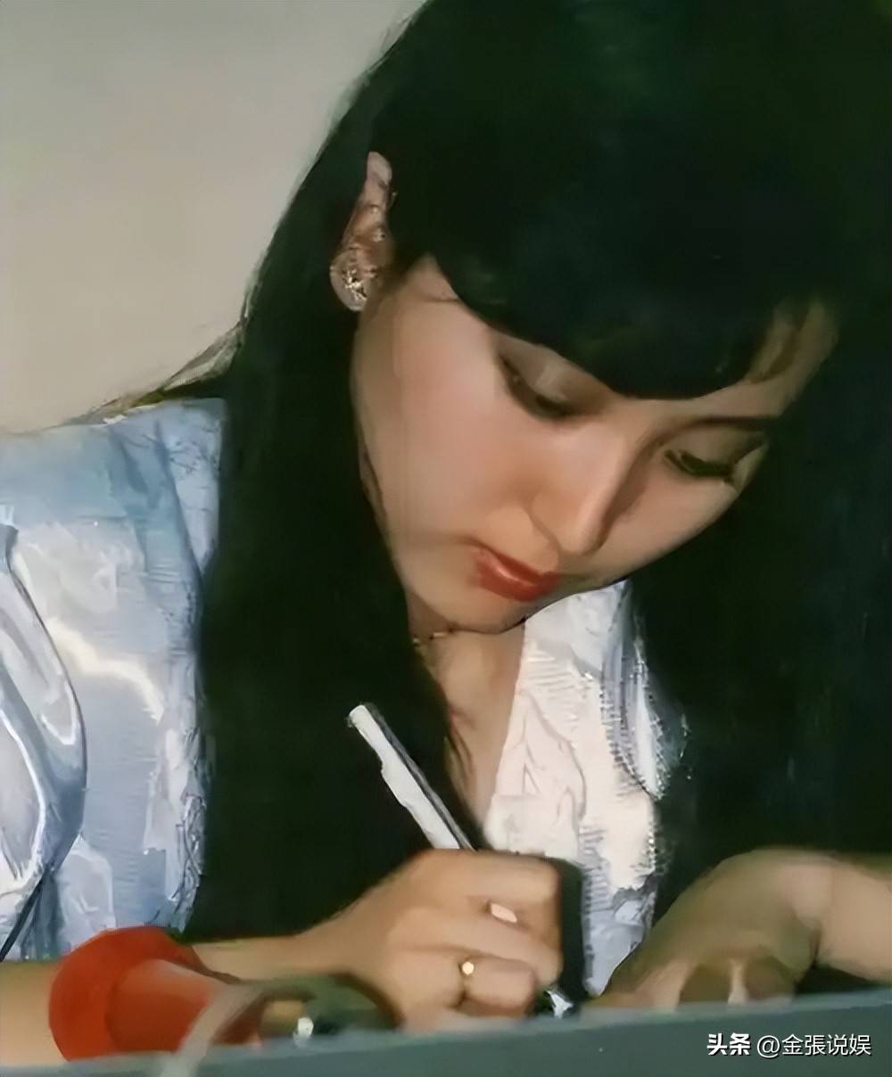 18年两任丈夫都再婚娶妻生子家庭幸福美满冰球突破豪华版app人走茶凉！陈晓旭去世(图30)